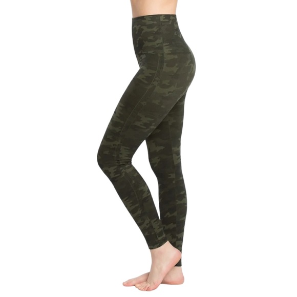 SPANX Leggings Look At Me Now Camo Print Legging Green Size Large - Picture 3 of 5